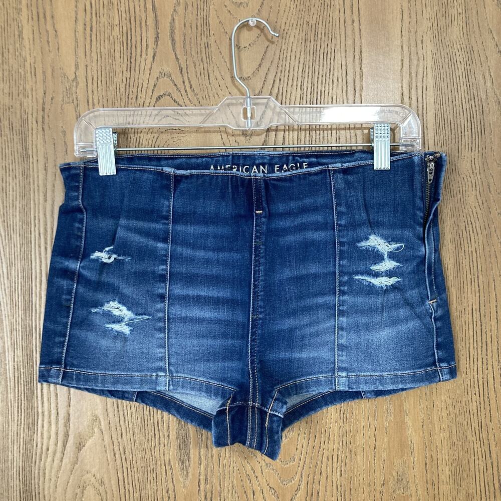 NWOT American Eagle Side Zip Denim Shorts Next Level Stretch Size 8 Distressed